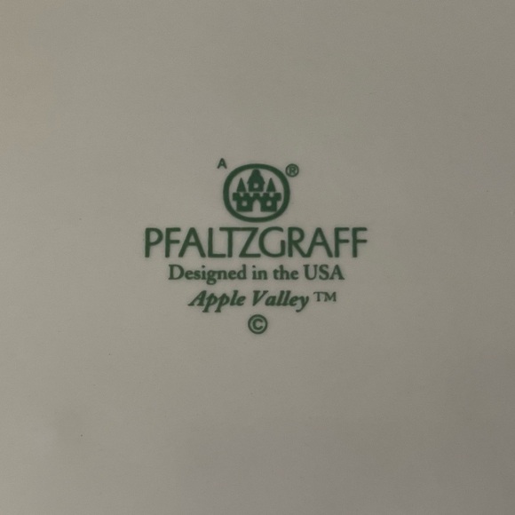 Apple Valley by Pfaltzgraff Oval Platter. - Picture 4 of 4